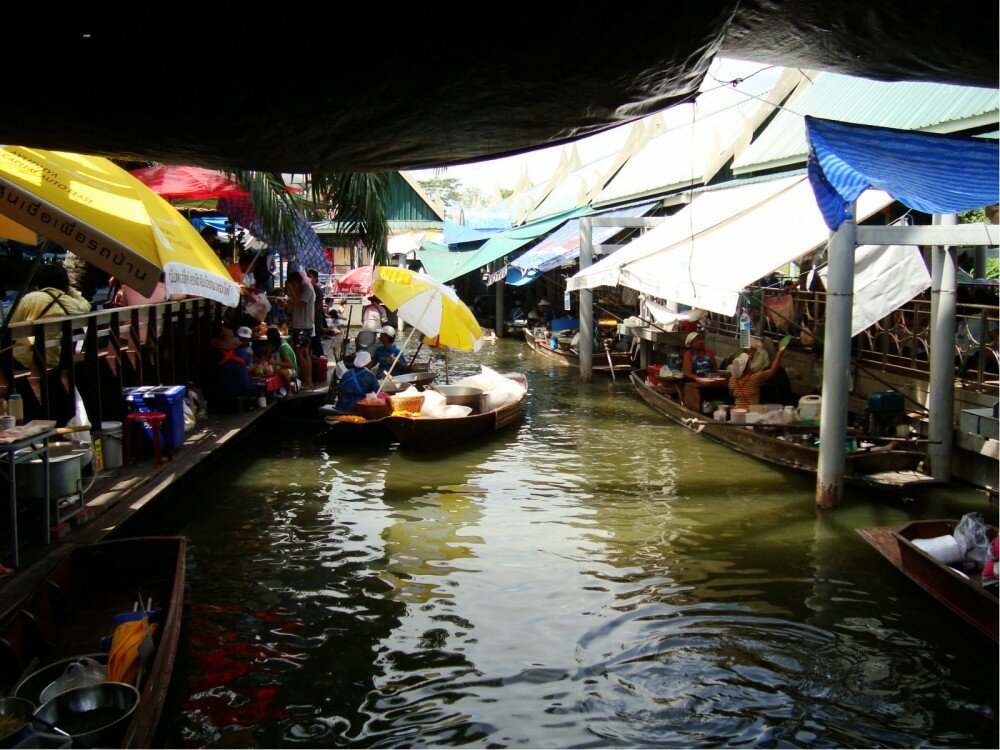 Floating Market in Bangkok Noi